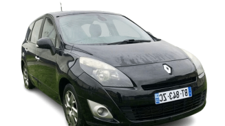 renault_scenic-removebg-preview